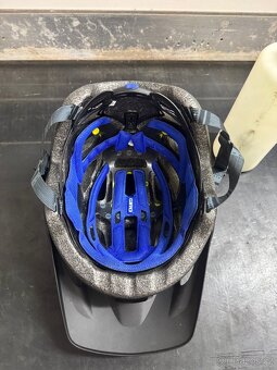 Cyklistická přilba GIRO Cartelle MIPS (Velikost S) - 7