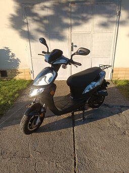 Skútr 50ccm 4t - 7