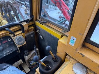 Prodám pásový nakladač - 7