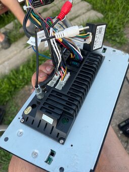 Rádio, Climatronic a rámeček - 7