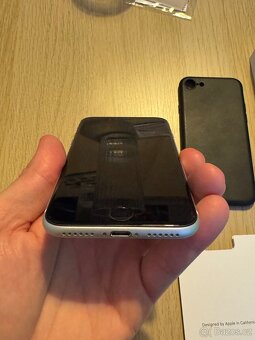 iPhone SE 2020 128GB bílý - 7