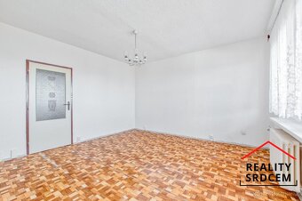 Pronájem družstevního bytu o velikosti 3+1+zasklená lodžie/6 - 7