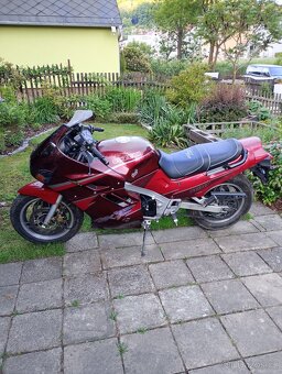 Suzuki GSX 1100 F - 7