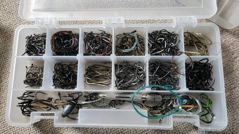 Sada rybářského vybavení - splávky, háčky, olůvka ... - 7