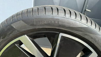 Prodám originál ALU Škoda VEGA AERO 225/45/18 5x112 Pirelli - 7
