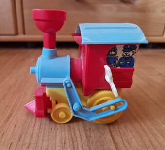 Pojďme na houby,vláček,kývací šáša,soudkové otvíráky aj. - 7