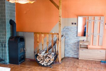 Patrový dům na vesnici-pozemek 1150 m2 - 7