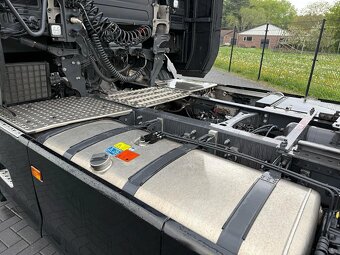 Scania S500 - tahač návěsů s kompresorem - 7