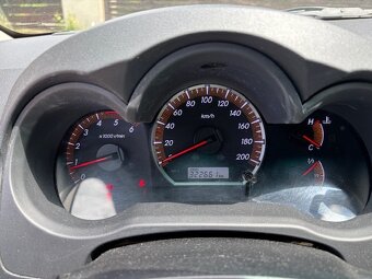 Toyota Hilux 3.0 4x4 manuál - 7