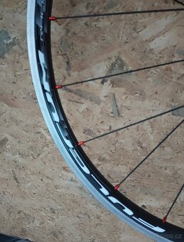 Zadní kolo Fulcrum Racing 5, 28" s kazetou Ultegra - 7