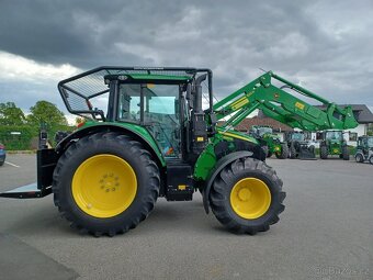 Lesní traktor JOHN DEERE 6120M - 7