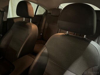 Opel Insignia TDI 2011 skvely stav - 7