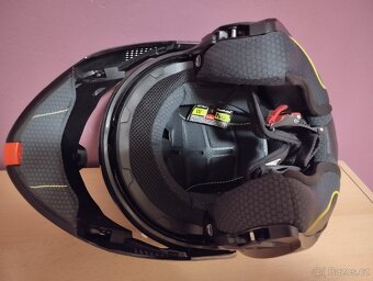 VYKLÁPĚCÍ  HELMA - XRC - 7