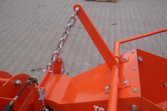 Štěpkovač WC-8 za traktor,  spolehlivý pomocník na dřevo - 7