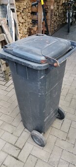 Plastová popelnice 120l na kolečkách. - 7