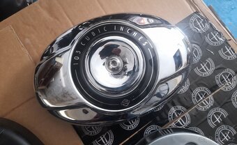 HARLEY DAVIDSON® BREAKOUT FXSB - 7