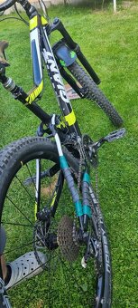 Celoodpružené kolo giant M - 7