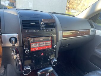 VW TOUAREG 3,0 2007 - 7