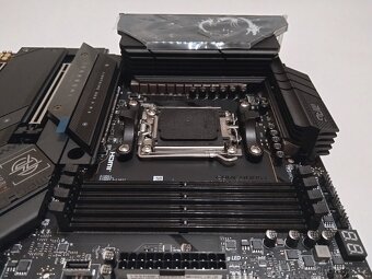 MSI MPG X670E CARBON WIFI - 7