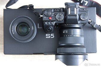 Panasonic Lumix S5 + Panasonic 50mm a Panasonic 14-28mm - 7