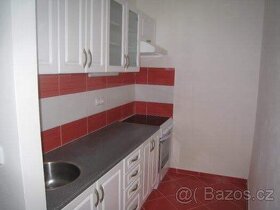 Činžovní dům s 6 byty Slaný centrum, nová okna a střecha - 7