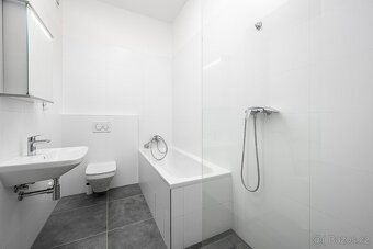 Pronájem - byt 3+kk, Ptašinského 70 m² + zahrádka 49 m² - 7