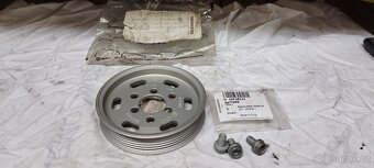 Servočerpadlo VW T5 a T6 s novou řemenicí - 7