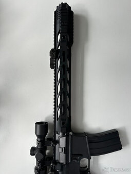 Airsoftová zbraň M4 SALIENT ARMS - ABS se zaměřovačem - 7