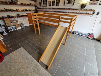 Dětská vyvýšená postel se skluzavkou - hrad - 7