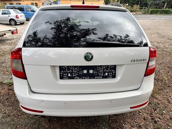 ŠKODA OCTAVIA 2 COMBI 1.4 TSI 90kW ELEGANCE - 7