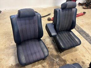 W123 modre predni sedacky - 7