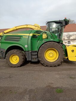 Sklízecí řezačka John Deere 8300i - 7