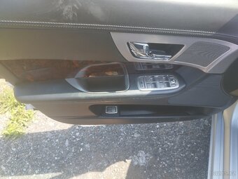 Jaguar XF 3.0i V6 - 7