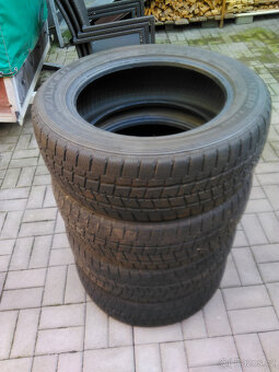 Falken 215/60R17C ZIMNÍ - 7