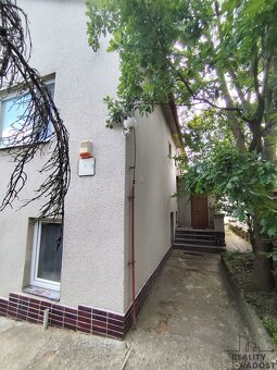 Prodej trojgeneračního domu, pozemek 1122 m2 - 7