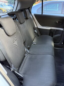 Prodám vozidlo Toyota Yaris, benzín 1,33, 6. stupňová MP - 7