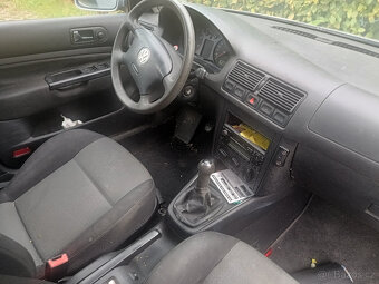 VW Golf 1.9Tdi Klima rok 2003 Kombi - 7