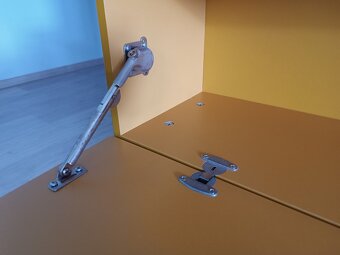 Obývací stěna IKEA Besta, žlutá, vysoký lesk, TOP stav - 7