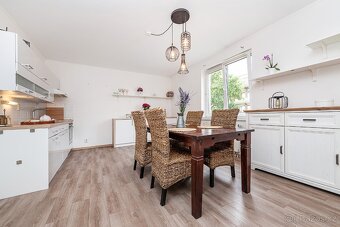 Vybavený byt 1+1 s klimatizací a zahradou - 7