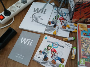 nintendo wii + 12her + prislusenstvi + balancni podlozka - 7