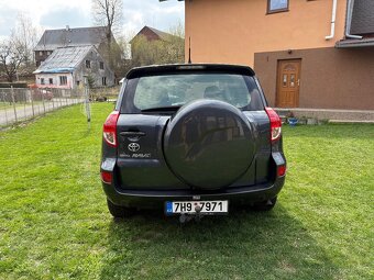 PRODÁM Toyota RAV4 4x4 100kw rok.2008 - 7