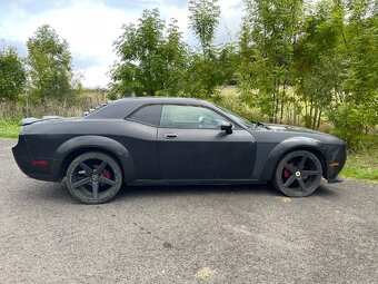 Prodám projekt na dodělání Dodge Challenger 3.5 V6 - 7
