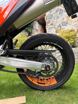 KTM SMC 690 R 2024 - 7