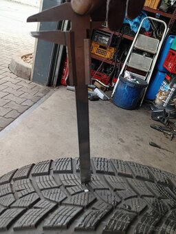 Zimní kola225/60R18 - 7