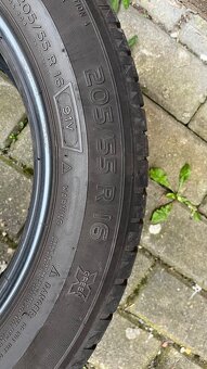 Pneu Michelin 205/55 R 16 - 7
