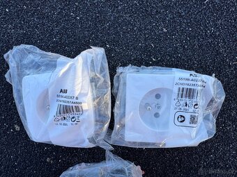 ELE Zásuvky a rámečky - 7