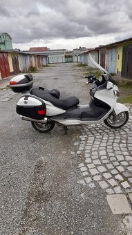 Suzuki Burgman 650 - 7