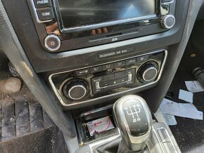 SKODA SUPERB 1,6TDI 77kW 2011 COMBI,CAYC-DILY, JEDE - 7