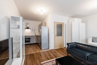 Prodej bytu 1+kk Praha Východ - 7