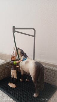Schleich mycí kout pro koně - 7
